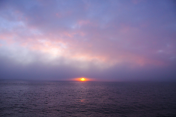 포토 JPG 해외이미지 구름 호수 파도 바다 섬 과학 여행 겨울 자연 하늘 풍경 사람없음 물 여름 파란색 빛 컬러풀 글로벌 반사 여행객 우주 일출 얼음 일몰 추위 흰색 오픈 크루즈 시원함 크리스탈 북극 서리 빙산 북쪽 그린란드 북극해 옛날 해외202004 해외포토 자연요소 계절 컬러 배_교통 덴마크 사람 노을 광석 극지방 방향 생태계 파일형식 이미지허브