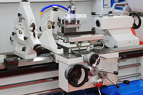 포토 JPG 해외이미지 산업 공장 사람없음 금속 기계 장비 도구 공구 작업실 제조 방앗간 해외202004 해외포토 공업 재질 파일형식 이미지허브