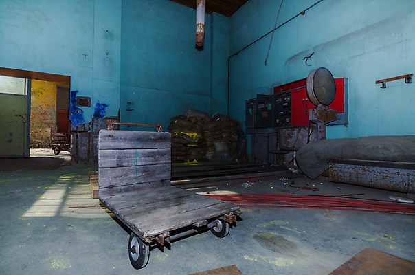 포토 JPG 해외이미지 산업 도로 창문 공장 유리 주택 이야기 굴뚝 사람없음 건물 탑 기계 방 장비 탐험 직물 수술 역사 제조 상품 빌라 회의실 시설 천연기념물 발견 떠남 무인 옛날 파멸 해외202004 해외포토 건축물 길 컨셉 공업 의학 교통시설 모션 재질 치료 파일형식 소멸 이미지허브