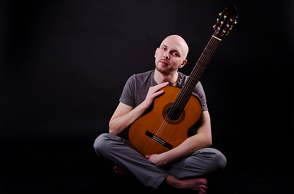 포토 JPG 해외이미지 모델 남자 별 음악 백그라운드 놀이 한명 사람 성인 빛 유행 금속 검은색 어둠 소리 콘서트 공연 연주자 음악가 흰색 기구 기타 청바지 표현 시원함 롤 기타리스트 그런지 뮤지컬 팝 플레이어 스타일 해외202004 해외포토 자연요소 직업 1 컬러 바지 재질 현악기 문화예술 이벤트 파일형식 이미지허브