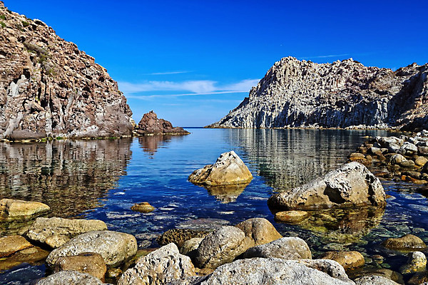 포토 JPG 해외이미지 유럽 바다 섬 여행 자연 하늘 휴가 풍경 해변 사람없음 야외 물 여름 파란색 맑음 이탈리아 바위 만 투명 지중해 파라다이스 해외202004 해외포토 자연요소 계절 나라 컬러 날씨 돌_바위 생태계 파일형식 이미지허브