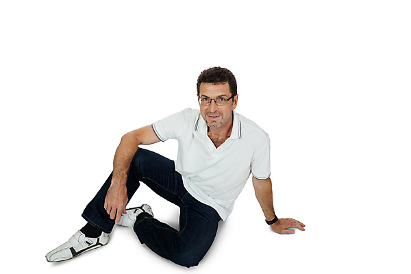 포토 JPG 해외이미지 백인 모델 라이프스타일 응시 남자 행복 안경 여유 얼굴 백그라운드 셔츠 티셔츠 성공 수염 건강 한명 웃음 사람 앉기 성인 유행 흰색 청바지 표현 비즈니스맨 자신감 스마트 만족 싱글 긍정 고립 해외202004 해외포토 서양인 1 시선 잡화 감정 컬러 컨셉 상의 비즈니스 바지 모션 표정 생활 신체부위 직장인 파일형식 이미지허브