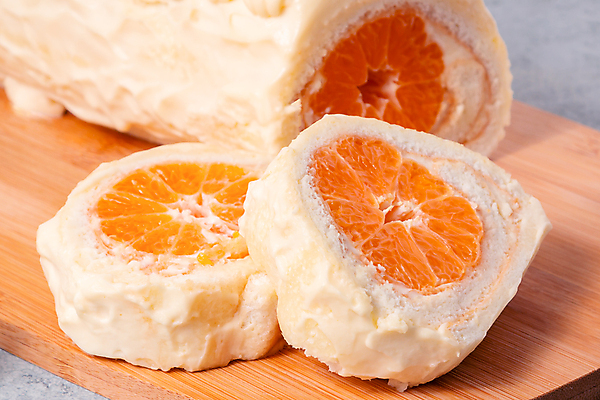 포토 JPG 해외이미지 단면 디저트 귤 실내 근접촬영 사람없음 롤케이크 해외202004 해외포토 음식 뷰포인트 과일 내부 케이크 파일형식 이미지허브