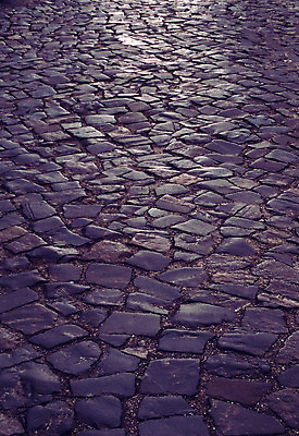 포토 JPG 해외이미지 모양 도로 길 백그라운드 패턴 포장 표면 추상 벽돌 거리 바닥 사람없음 야외 블록 회색 젖음 수확 조약돌 도시 거친 역사 보행로 오솔길 땅 큐브 묘사 질감 복고 정사각형 땅바닥 방법 옛날 화강암 해외202004 해외포토 도형 컬러 무늬 농업 교통시설 암석 돌_바위 파일형식 이미지허브