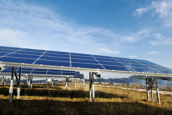 포토 JPG 해외이미지 주간 구름 하늘 사람없음 야외 태양에너지 집열판 해외202004 해외포토 자연요소 그린에너지 파일형식 이미지허브