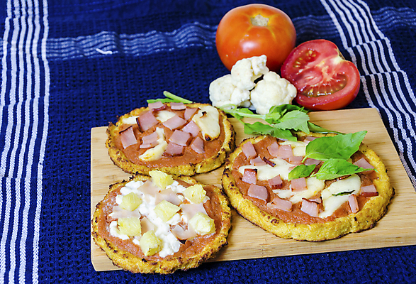 포토 JPG 해외이미지 음식 조각 다이어트 토마토 채소 과일 치즈 피자 건강 육류 요리 사람없음 목재 초록색 파란색 주방 식당 식사 저녁식사 이탈리아 껍질 식탁보 시골 신선 원형 오븐 맛 자르기 굽기 지중해 먹기 허브 대나무 파인애플 속도 준비 시골집 햄 반죽 토핑 베이컨 레시피 바질 칠면조 점심식사 무료 핸드메이드 해외202004 해외포토 도형 나무 식물 유럽 바다 컬러 컨셉 식재료 재료 모션 조류 유제품 주택 패스트푸드 서양음식 돼지고기 상점 가전제품 구이 열대과일 파일형식 이미지허브