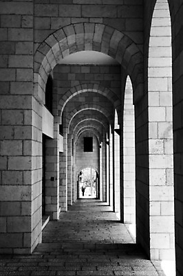 포토 JPG 해외이미지 포장 조명 거리 풍경 사람없음 빛 문 바위 기둥 도시 구멍 고독 그늘 아치 이스라엘 해외202004 해외포토 건축 감정 돌_바위 서아시아 파일형식 이미지허브