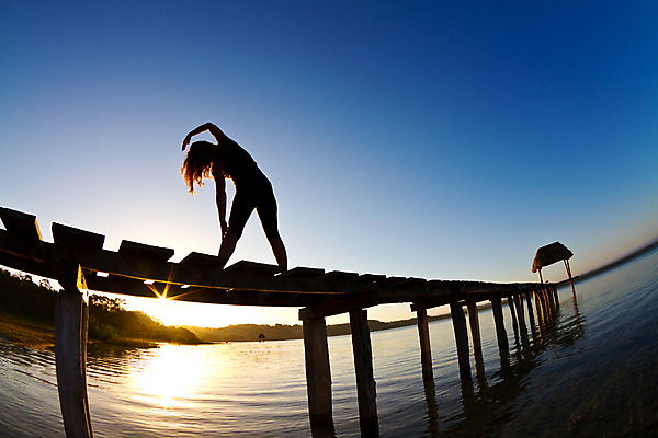 포토 JPG 해외이미지 라이프스타일 호수 바다 요가 자연 하늘 건강 한명 풍경 물 여름 파란색 운동 항구 침묵 복지 방파제 과테말라 해외202004 해외포토 자연요소 1 웰빙 계절 공공시설 컬러 교통시설 사람 생활 소리 중앙아메리카 사회이슈 생태계 파일형식 이미지허브