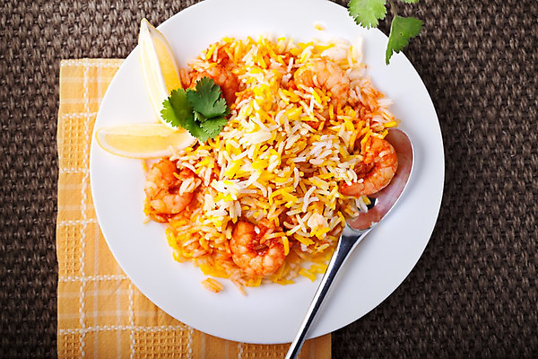 포토 JPG 해외이미지 음식 밥 새우 쟁반 사람없음 식사 저녁식사 허브 해산물 향신료 사프란 캐서롤 해외202004 해외포토 식물 갑각류 용기_그릇 향미료 파일형식 이미지허브