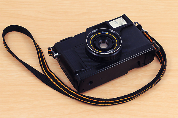 포토 JPG 해외이미지 직업 전통 디자인 여행 신체 유물 프레임 사람없음 카메라 금속 검은색 사진촬영 장비 수확 골동품 공구 역사 클래식 필름 향수 오브젝트 그림 복고 과거 아날로그 셔터 구식 부정적 옛날 인기 조작 철강 회복 스타일 해외202004 해외포토 감정 컬러 컨셉 농업 재질 전자제품 촬영 화장품 도구 파일형식 이미지허브