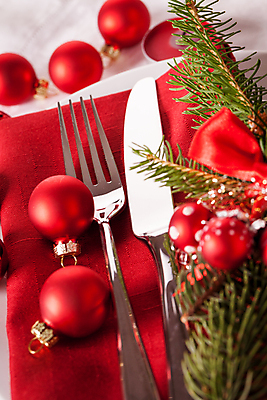 포토 JPG 해외이미지 포크 잎 크리스마스장식 크리스마스 실내 사람없음 나이프 오너먼트 해외202004 해외포토 식물 식기 기념일 내부 칼 파일형식 이미지허브