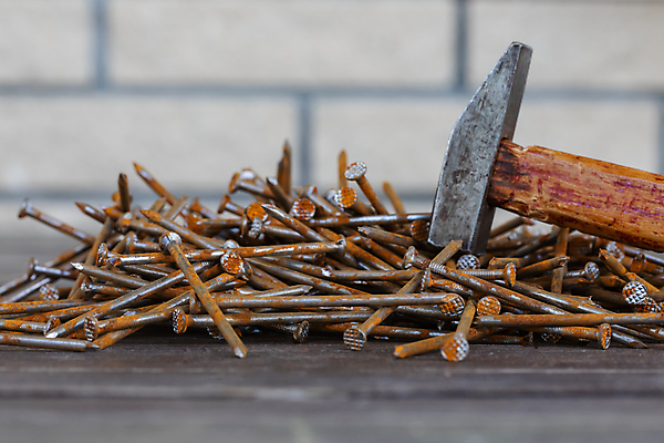 포토 JPG 해외이미지 손 산업 백그라운드 십자가 주택 사람없음 목재 세트 머리 금속 힘 장비 견과류 수확 흰색 공구 나사 업무 못 작업실 수리 닫기 널 망치 철 목수 오브젝트 부식 목공예 고정 고립 압력 업그레이드 옛날 집게발 철강 하드웨어 해외202004 해외포토 나무 직업 컬러 농업 재료 모션 재질 건물 신체부위 컴퓨터 도구 작업 공예 파일형식 이미지허브