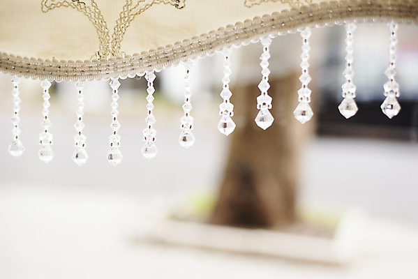 포토 JPG 해외이미지 디자인 백그라운드 크리스마스장식 목걸이 장신구 추상 새로움 선물 미술 사람없음 내부 장식 파란색 빛 반사 유행 금속 수확 흰색 커튼 재산 황금 고급 우아함 소프트포커스 크리스탈 보석 보케 샹들리에 블러 시각장애인 팬던트 스타일 해외202004 해외포토 컬러 컨셉 크리스마스 무늬 농업 재질 문화예술 조명 촬영기법 금융 광석 장애인 파일형식 이미지허브