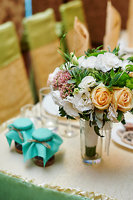 포토 JPG 해외이미지 꽃잎 꽃 리본 꽃다발 결혼 꽃무늬 의자 자연 유리 탁자 휴가 선물 사랑 이벤트 사람없음 장식 장미 파티 요식업 식당 축제 식사 저녁식사 수확 흰색 축하 개화 칼 고급 우아함 배열 묘사 메뉴 냅킨 설정 점심식사 접수 정중 스타일 해외202004 해외포토 식물 감정 산업 컬러 가구 컨셉 무늬 농업 재질 상점 생태계 파일형식 이미지허브