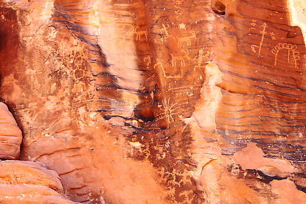 포토 JPG 해외이미지 디자인 공원 백그라운드 통신 미술 사람없음 픽토그램 골짜기 계곡 미국 놀람 시간 인디언 심볼 호기심 그림 질감 심플 과거 옛날 해외202004 해외포토 공공시설 감정 컨셉 북아메리카 자연 문화예술 표정 아메리카 파일형식 이미지허브