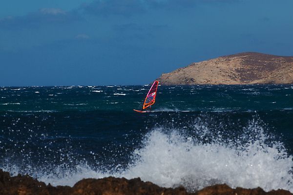 포토 JPG 해외이미지 스포츠 파도 바다 섬 여행 포즈 백그라운드 장난 자연 하늘 바람 휴가 사람 풍경 사람없음 물 여름 파란색 점프 일몰 떨어짐 연 속도 하와이 서퍼 프리스타일 해외202004 해외포토 자연요소 계절 컬러 컨셉 모션 날씨 운동선수 놀이용품 노을 미국 생태계 파일형식 이미지허브