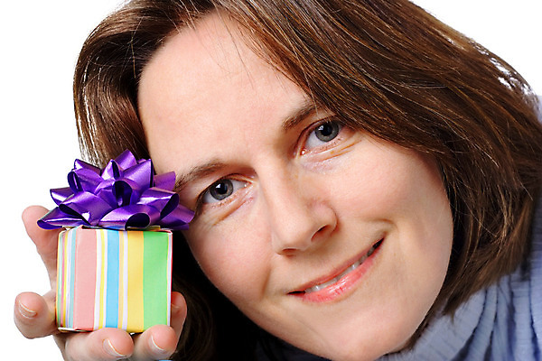 포토 JPG 해외이미지 응시 여자 행복 얼굴 중년 포장 손가락 기념 갈색머리 관리 선물 한명 미소 사람 성인 놀람 줄무늬 표현 아기 잡기 생일 활 주기 기회 패키지 캥거루 노화 해외202004 해외포토 1 헤어스타일 손 시선 기념일 감정 컨셉 무늬 포유류 모션 표정 신체부위 파일형식 이미지허브