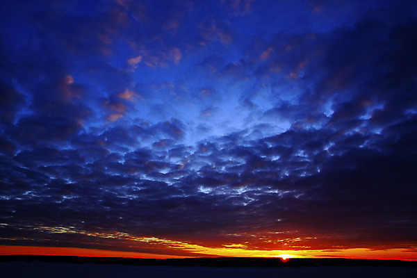 포토 JPG 해외이미지 구름 분홍색 백그라운드 오렌지 자연 하늘 날씨 추상 풍경 사람없음 야외 가로 빨간색 여름 파란색 빛 컬러풀 세계 햇빛 태양 노란색 우주 일출 어둠 황혼 일몰 새벽 활발 야간 장면 스카이라인 수평선 해외202004 해외포토 자연요소 계절 컬러 컨셉 무늬 과일 노을 생태계 파일형식 이미지허브