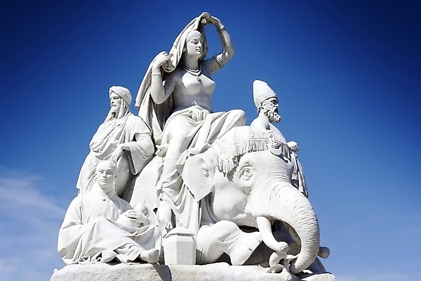 포토 JPG 해외이미지 전통 디자인 조각 건축양식 잉글랜드 사람없음 빛 반짝임 조각상 여행객 정원 덮개 도시 화려 소 역사 재산 황금 런던 황소 대리석 모자이크 기념물 여왕 고딕 복잡 해외202004 해외포토 건축 컨셉 재료 포유류 모션 영국 사람 금융 조형물 뚜껑 파일형식 이미지허브