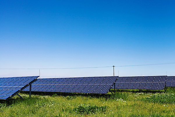 포토 JPG 해외이미지 주간 하늘 풍경 사람없음 야외 맑음 태양에너지 집열판 해외202004 해외포토 자연요소 날씨 그린에너지 파일형식 이미지허브