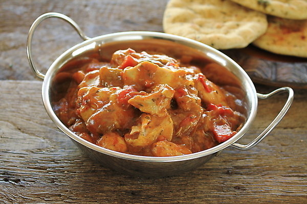 포토 JPG 해외이미지 전통 접시 탁자 사람없음 식사 저녁식사 치킨 시골 고수 인도인 매움 카레 점심식사 해외202004 해외포토 외국인 식기 음식 가구 동양인 맛 향신료 닭고기요리 파일형식 이미지허브