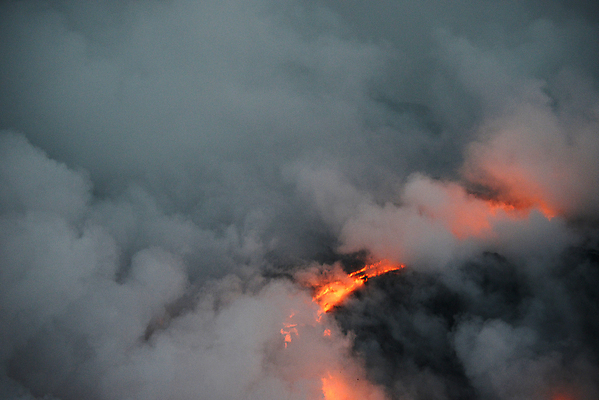 포토 JPG 해외이미지 바다 사람없음 야외 흐름 뜨거움 연기 위험 재해 화산 용암 화산섬 해외202004 해외포토 섬 컨셉 산 파일형식 이미지허브