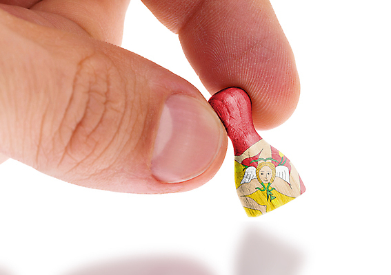 포토 JPG 해외이미지 아이콘 캐릭터 손 스포츠 컨셉 손가락 놀이 사람없음 목재 컬러풀 장난감 반사 페인트 경쟁 이탈리아 수확 게임 흰색 깃발 우승 도박 체스말 그림 신분 고립 승자 옛날 플레이어 해외202004 해외포토 나무 유럽 컬러 농업 재료 신체부위 최고 말_게임 체스 파일형식 이미지허브