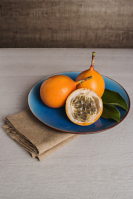 포토 JPG 해외이미지 라이프스타일 접시 음식 백그라운드 잎 다이어트 오렌지 과일 탁자 디저트 건강 씨앗 사람없음 목재 컬러풀 노란색 칠판 활발 수확 흰색 직물 신선 달콤 맛 오브젝트 분필 유기농 열정 내추럴 고립 멀티 숙성 이국적 해외202004 해외포토 나무 식물 식기 웰빙 감정 컬러 가구 컨셉 농업 재료 생활 초크 파일형식 이미지허브