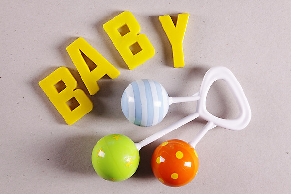 포토 JPG 해외이미지 어린이 백그라운드 놀이 새로움 선물 소년 사람없음 목재 빨간색 초록색 파란색 컬러풀 장난감 노란색 탑 흰색 아기 신생아 반지 원형 작음 플라스틱 노리개젖꼭지 오브젝트 딸랑이 시끄러움 떨림 걸음마 해외202004 해외포토 도형 나무 건축물 남자 컬러 컨셉 재료 장신구 모션 재질 사람 아기용품 크기 파일형식 이미지허브