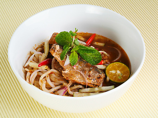 포토 JPG 해외이미지 전통 접시 음식 잎 젓가락 고추 양파 오이 어류 요리 동양인 사람없음 면 뜨거움 사발 고수 수프 민트 파인애플 흰배경 매움 라임 고등어 말레이시아 해외202004 해외포토 식물 식기 아시아 백그라운드 채소 과일 수저 인종 수중동물 흰색 사기그릇 맛 허브 향신료 열대과일 파일형식 이미지허브