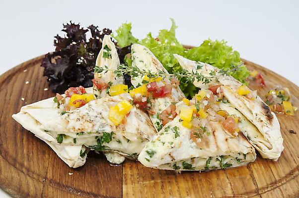 포토 JPG 해외이미지 음식 빵 조각 백그라운드 잎 다이어트 토마토 채소 재료 오이 샌드위치 건강 요리 동양인 사람없음 빨간색 초록색 갈색 식사 저녁식사 중국 샐러드 흰색 신선 맛 아침식사 상추 주머니 밀 먹기 속도 유기농 날것 마요네즈 내추럴 점심식사 채식주의자 피타 통밀 해외202004 해외포토 식물 웰빙 아시아 컬러 컨셉 모션 곡류 인종 소스_음식 채식 파일형식 이미지허브