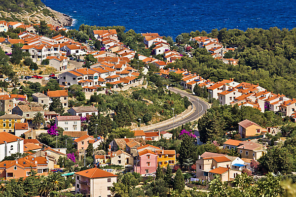 포토 JPG 해외이미지 유럽 바다 섬 여행 건축양식 지붕 거리 주택 손바닥 협상 풍경 경사 사람없음 야외 건물 초록색 물 여름 파란색 도시풍경 컬러풀 여행객 마을 바위 도시 만 지중해 언덕 장면 타운 크로아티아 달마시안 옛날 스타일 해외202004 해외포토 자연요소 건축물 손 계절 건축 나라 컬러 비즈니스 사람 돌_바위 개 파일형식 이미지허브