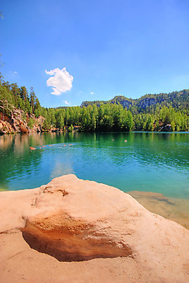 포토 JPG 해외이미지 식물 구름 호수 자연 하늘 산 풍경 사람없음 야외 초록색 물 여름 파란색 컬러풀 젖음 탐험 바위 연못 개울 숲 부식 에메랄드 체코 사암 타운 내추럴 썩음 해외202004 해외포토 자연요소 계절 유럽 컬러 강 돌_바위 도시 보석 생태계 파일형식 이미지허브