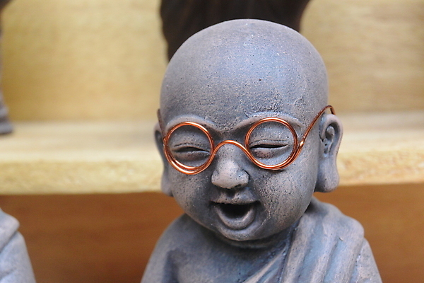 포토 JPG 해외이미지 디자인 아시아 문화 안경 얼굴 백그라운드 불교 오렌지 프레임 미술 사람없음 장식 조각상 숫자 머리 평화 믿음 검은색 희망 꿈 피규어 회색 기도 축복 정상 신비 승려 명상 캄보디아 숭배 신앙심 해외202004 해외포토 문자 잡화 감정 나라 종교 컬러 컨셉 과일 문화예술 신체부위 조형물 미니어처 성직자 파일형식 이미지허브