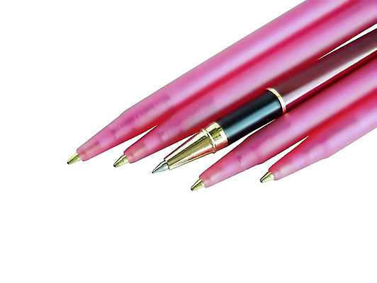 포토 JPG 해외이미지 분홍색 백그라운드 장신구 공 학교 문구용품 사람없음 빨간색 세트 컬러풀 사무실 펜 검은색 흰색 기록 황금 5 고립 줄서기 해외202004 해외포토 교육 컬러 비즈니스 모션 필기구 숫자 오브젝트 파일형식 이미지허브