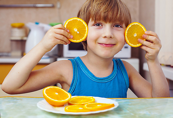 포토 JPG 해외이미지 1 라이프스타일 접시 남자 행복 아들 얼굴 어린이 음식 백그라운드 오렌지 과일 탁자 실내 건강 한명 사람 앉기 동양인 소년 초록색 노란색 우유 아기 신선 잡기 아침식사 먹기 유기농 점심식사 고립 해외202004 해외포토 식기 웰빙 감정 컬러 가구 가족 모션 유제품 인종 내부 생활 신체부위 식사 파일형식 이미지허브