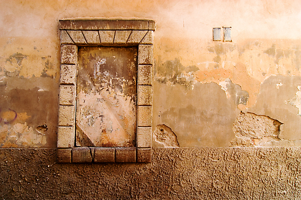 포토 JPG 해외이미지 유럽 백그라운드 건축양식 창문 표면 날씨 거리 피곤 사람없음 물 노란색 손상 젖음 수확 골동품 얼룩 균열 플랫 눈물 묘사 질감 프라하 타운 동쪽 그런지 석고 옛날 스타일 해외202004 해외포토 자연요소 건축 감정 나라 컬러 컨셉 농업 모션 도시 방향 체코 파일형식 이미지허브