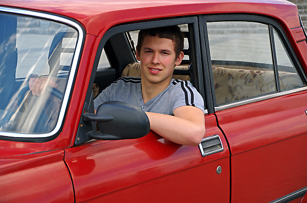 포토 JPG 해외이미지 1 라이프스타일 응시 남자 행복 얼굴 교통시설 자동차 유리 한명 사람 소년 청년 야외 유행 문 기계 거울 운전 수확 골동품 클래식 수집 만족 싱글 코 귀 잭 스타일 해외202004 해외포토 시선 감정 어린이 육상교통 교통 컨셉 농업 모션 재질 성인 생활 신체부위 시설 파일형식 이미지허브