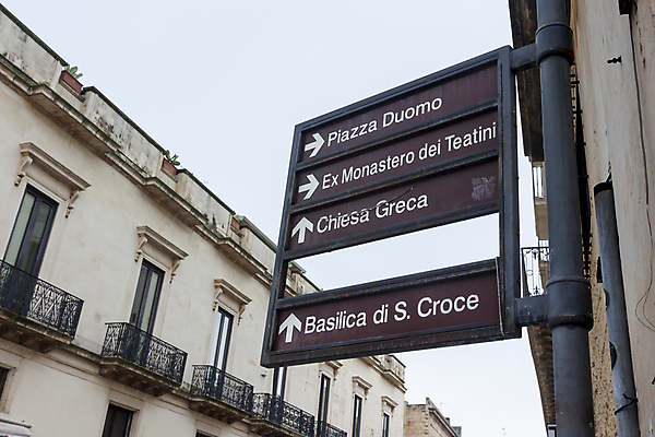 포토 JPG 해외이미지 외관 조각 십자가 건축양식 생물 사람없음 장식 조각상 산타클로스 교회 이탈리아 용 역사 재산 묘사 신성 신화 천연기념물 바로크 바실리카 해외202004 해외포토 건축 유럽 크리스마스 종교건축 건물 금융 조형물 파일형식 이미지허브