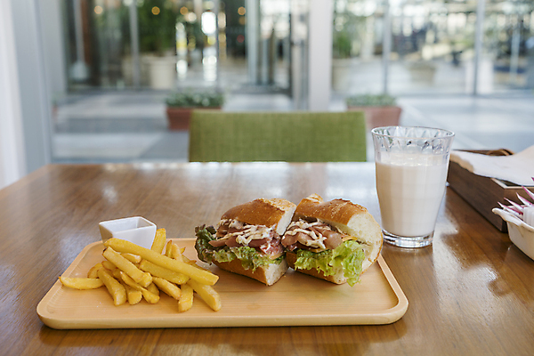 포토 JPG 해외이미지 전통 음식 빵 백그라운드 치즈 샌드위치 요리 사람없음 계란 식사 저녁식사 우유 튀김 프랑스 감자튀김 흰색 뜨거움 그릴 아침식사 굽기 만취 스위스 속도 햄 토스트 프랑스어 점심식사 몬테카를로 해외202004 해외포토 문자 유럽 컬러 주방용품 유제품 감자 육류 알 구이 모나코 술취함 파일형식 이미지허브