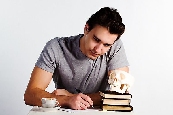 포토 JPG 해외이미지 학생 교육 남자 행복 텍스트 학교 성공 한명 미소 사람 책 초록색 청춘 연필 쌓기 사과 집중 책상 교과서 대학교 개발 해외202004 해외포토 1 감정 컬러 가구 컨셉 과일 모션 학용품 교재 표정 필기구 파일형식 이미지허브