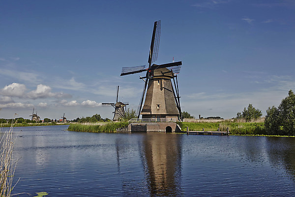 포토 JPG 해외이미지 전통 유럽 농업 건축양식 하늘 바람 사람없음 목재 물 파란색 농장 탑 풍차 역사 클래식 네덜란드 운하 방앗간 옛날 해외202004 해외포토 자연요소 나무 건축물 건축 나라 산업 컬러 컨셉 재료 날씨 파일형식 이미지허브