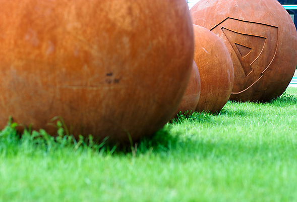 포토 JPG 해외이미지 공원 스포츠 과학 백그라운드 패턴 공 벽지 놀이 하늘 추상 주택 사람없음 야외 목재 초록색 빛 우주 금속 검은색 거울 에너지 흰색 업무 원형 닫기 은색 오브젝트 천연기념물 여의주 철강 해외202004 해외포토 도형 나무 공공시설 컬러 무늬 재료 모션 재질 건물 작업 파일형식 이미지허브