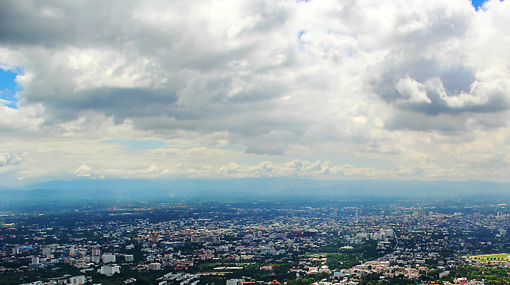 포토 JPG 해외이미지 구름 백그라운드 건축양식 하늘 산 주택 안테나 풍경 사람없음 건물 장식 파란색 도시풍경 우주 도시 지역 스카이라인 해외202004 해외포토 자연요소 건축물 건축 컬러 통신 파일형식 이미지허브