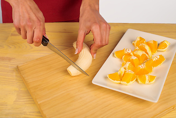 포토 JPG 해외이미지 스튜디오촬영 음식 오렌지 과일 재료 바나나 건강 관리 요리 사람없음 가로 신선 칼 자르기 주사위 준비 날것 생식 해외202004 해외포토 모션 실내 파일형식 이미지허브