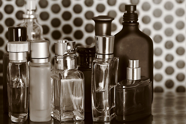 포토 JPG 해외이미지 모양 신체 유리 사람없음 머리 유행 화장품 투명 액체 선택 향수 오브젝트 향기 냄새 분무기 세피아 쾰른 많음 해외202004 해외포토 컨셉 재질 독일 촬영기법 신체부위 뷰티 파일형식 이미지허브