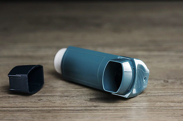 포토 JPG 해외이미지 백그라운드 건강 병원 사람 사람없음 치료 파란색 운동 약 흰색 호흡기관 질병 플라스틱 질감 분무기 테라피 펌프 알레르기 고립 돌봄 에어로졸 천식 해외202004 해외포토 컬러 의학 모션 재질 뷰티 장기_의학 파일형식 이미지허브