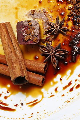 포토 JPG 해외이미지 음식 백그라운드 다이어트 디저트 사탕 사람없음 갈색 파티 초콜릿 거품 흰색 던지기 달콤 맛 설탕 뿌리기 민트 비만 크림 향신료 광택 칼로리 토막 고립 당뇨병 머랭 시나몬 해외202004 해외포토 컬러 컨셉 모션 건강 이벤트 질병 허브 몸매 향미료 파일형식 이미지허브