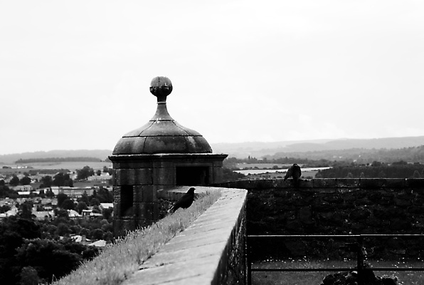 포토 JPG 해외이미지 구름 호수 여행 하늘색 하늘 날씨 휴가 거리 풍경 사람없음 야외 물 파란색 햇빛 여행객 절벽 회색 도시 역사 재산 습지 북쪽 타운 산악지대 수녀원 옛날 스코틀랜드 해외202004 해외포토 자연요소 컬러 영국 산 사람 금융 태양 방향 파일형식 이미지허브