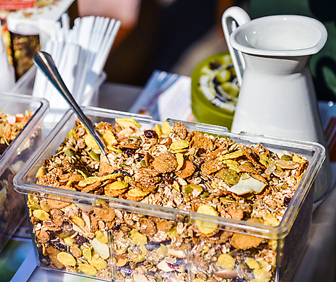 포토 JPG 해외이미지 식물 그릇 열매 음료 음식 조각 다이어트 과일 유리 탁자 아침 건강 식이요법 씨앗 사람 사람없음 목재 가로 갈색 노란색 숟가락 식사 우유 견과류 금지 흰색 시골 오픈 항아리 체리 사발 아침식사 낟알 시리얼 밀 만취 먹기 유기농 서빙 섬유 꿀 오트밀 핸드메이드 전경 귀리 해외202004 해외포토 주간 나무 식기 웰빙 컬러 가구 재료 모션 재질 유제품 곡류 수저 풍경 직물 도자기 사기그릇 술취함 파일형식 탑뷰 이미지허브